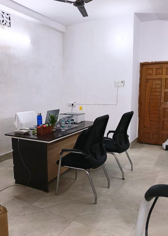 universal cargo and equipments office image 1